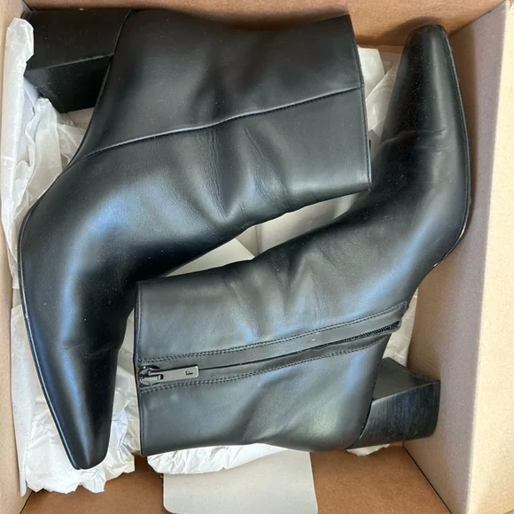 Flattered Riley Boot - Picture 2 of 9